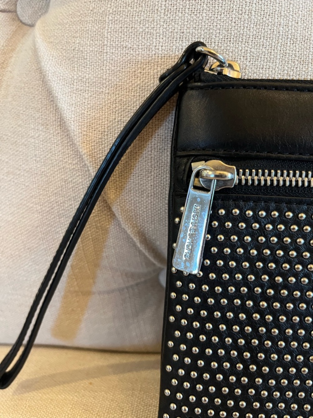 Michael Kors Lg Black Studded Wristlet Clutch Luxe Leather Zip Silver Hardware - Picture 4 of 13